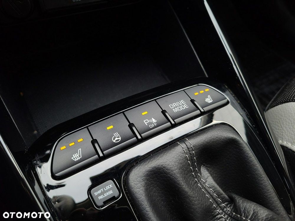 Kia Stonic 1.0 T-GDI L Business Line DCT - 22