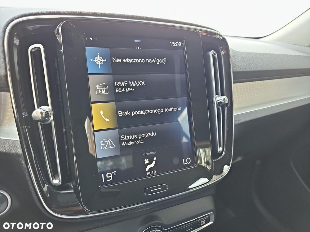 Volvo XC 40 - 24