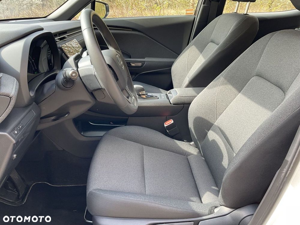 Lexus LBX 1.5 Hybrid - 19