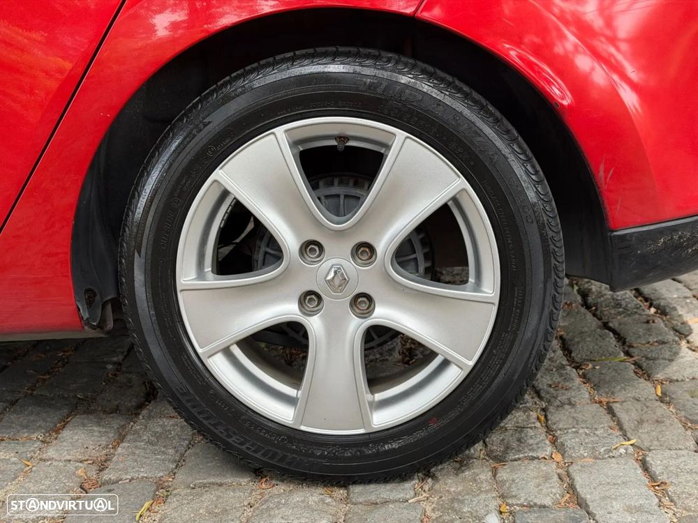 Renault Clio Sport Tourer - 10