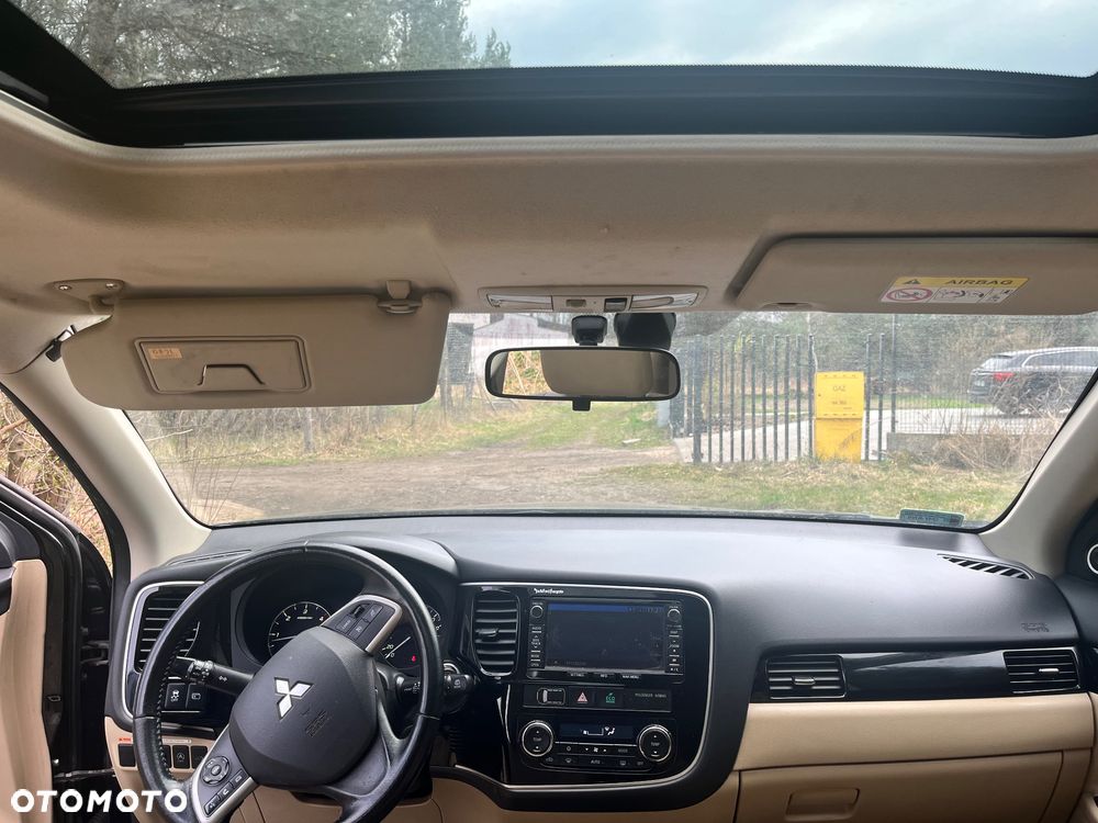 Mitsubishi Outlander 2.2 DID Instyle NAVI EU5 - 6