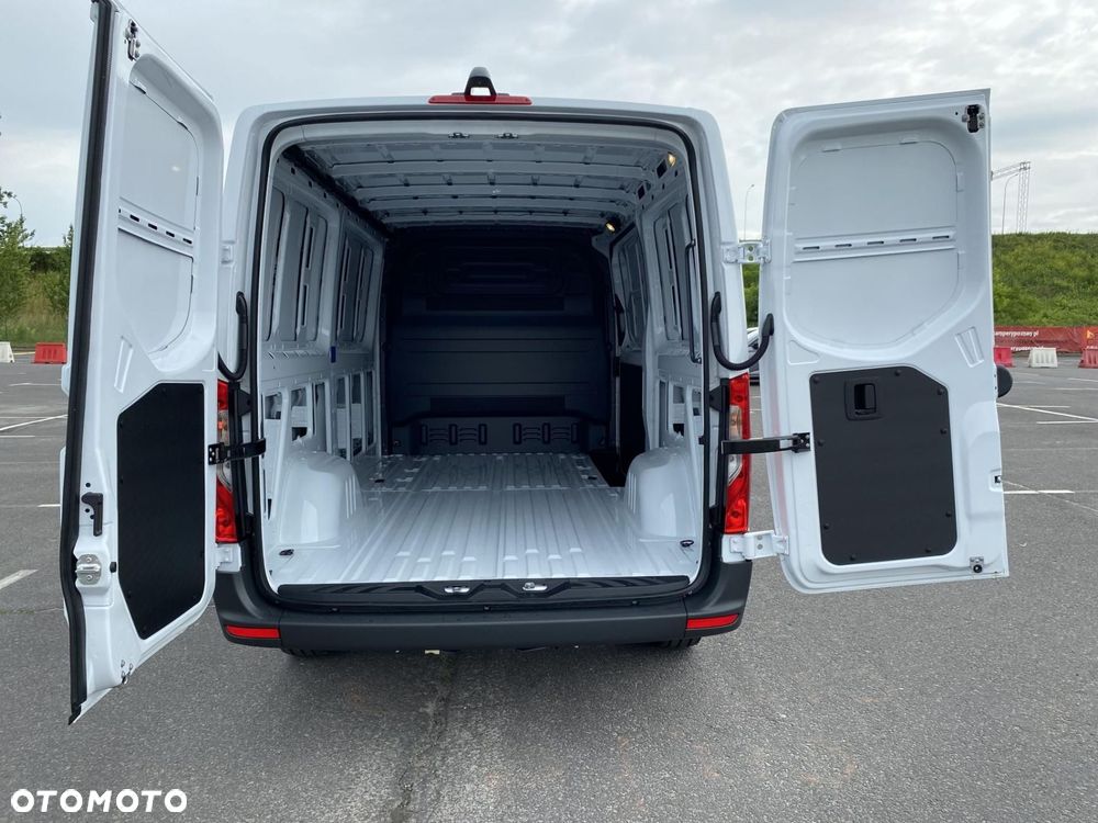 Mercedes-Benz Sprinter - 20