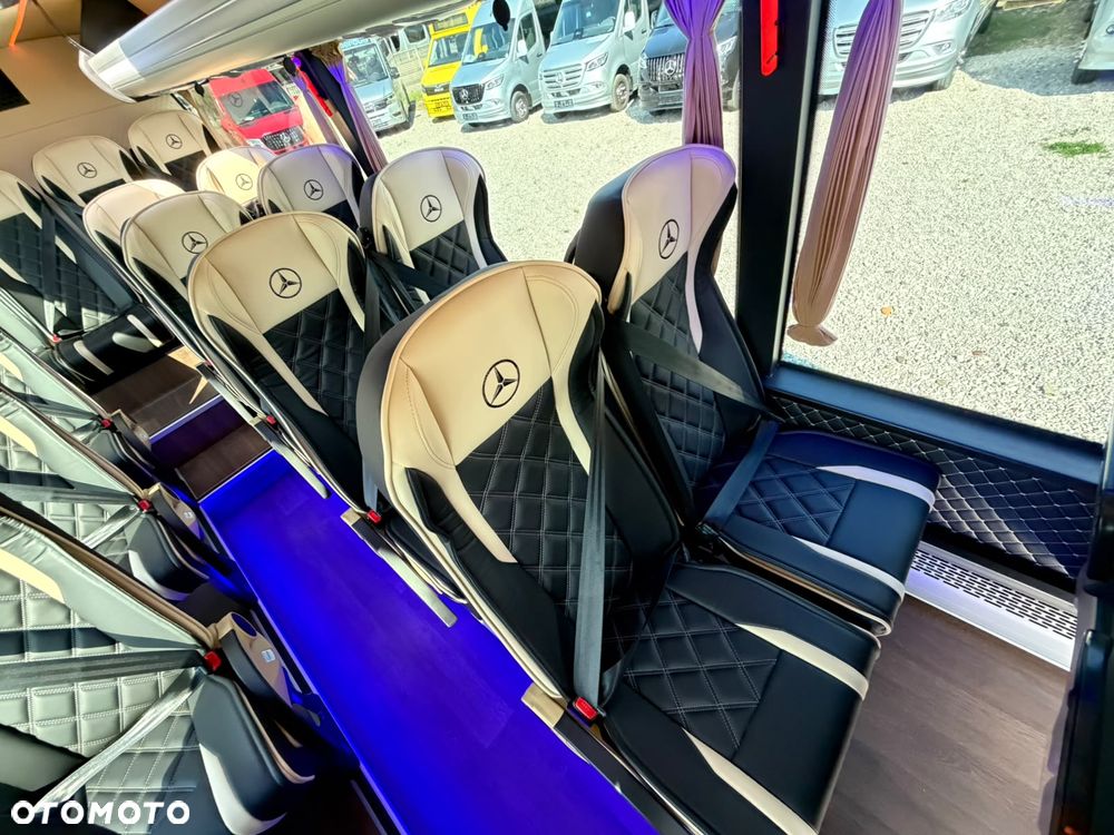 Mercedes-Benz Sprinter 519 - 21