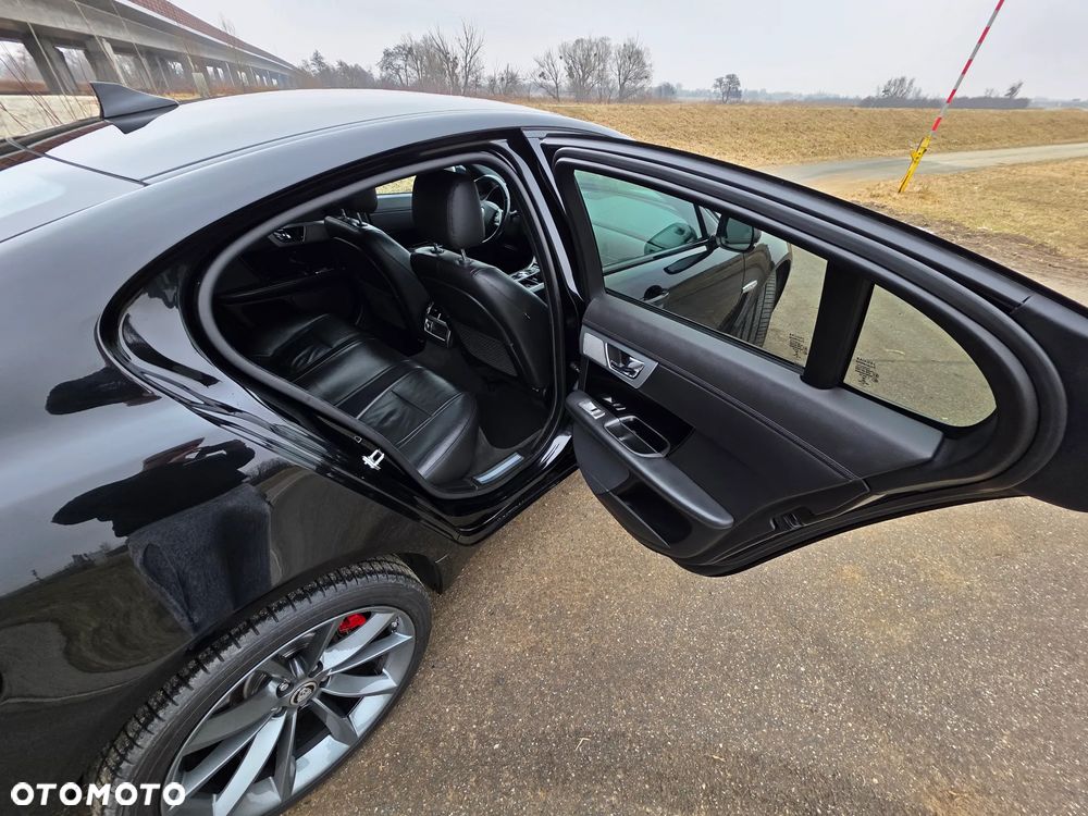 Jaguar XF 3.0 T AWD Classic - 25