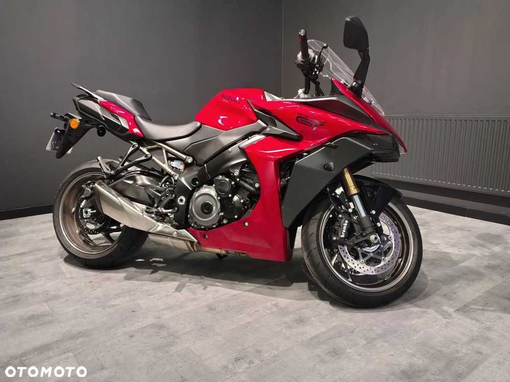 Suzuki GSX - 3
