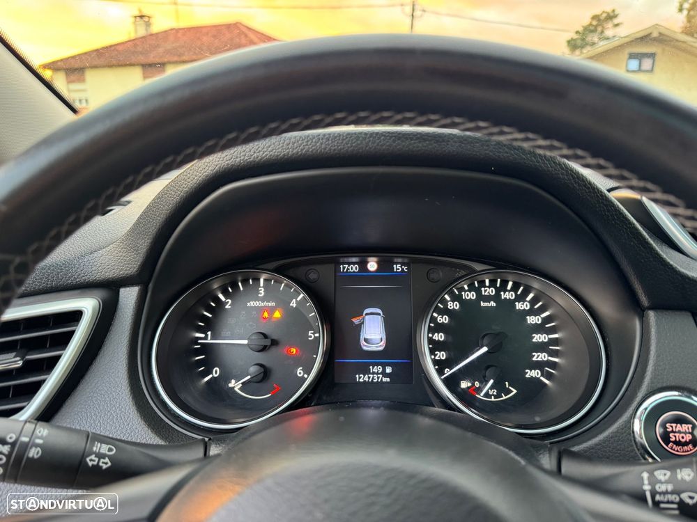 Nissan Qashqai 1.5 dCi N-Connecta J18 - 16