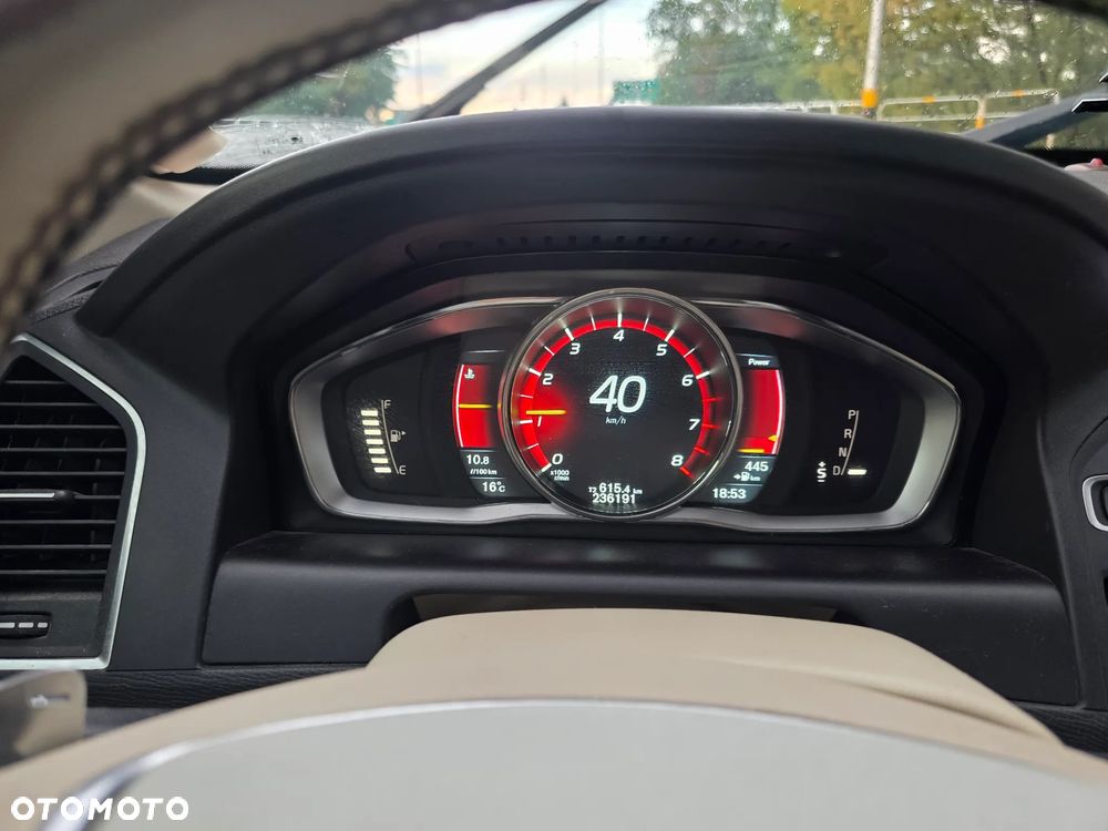 Volvo XC 60 T6 AWD R-Design Momentum - 8
