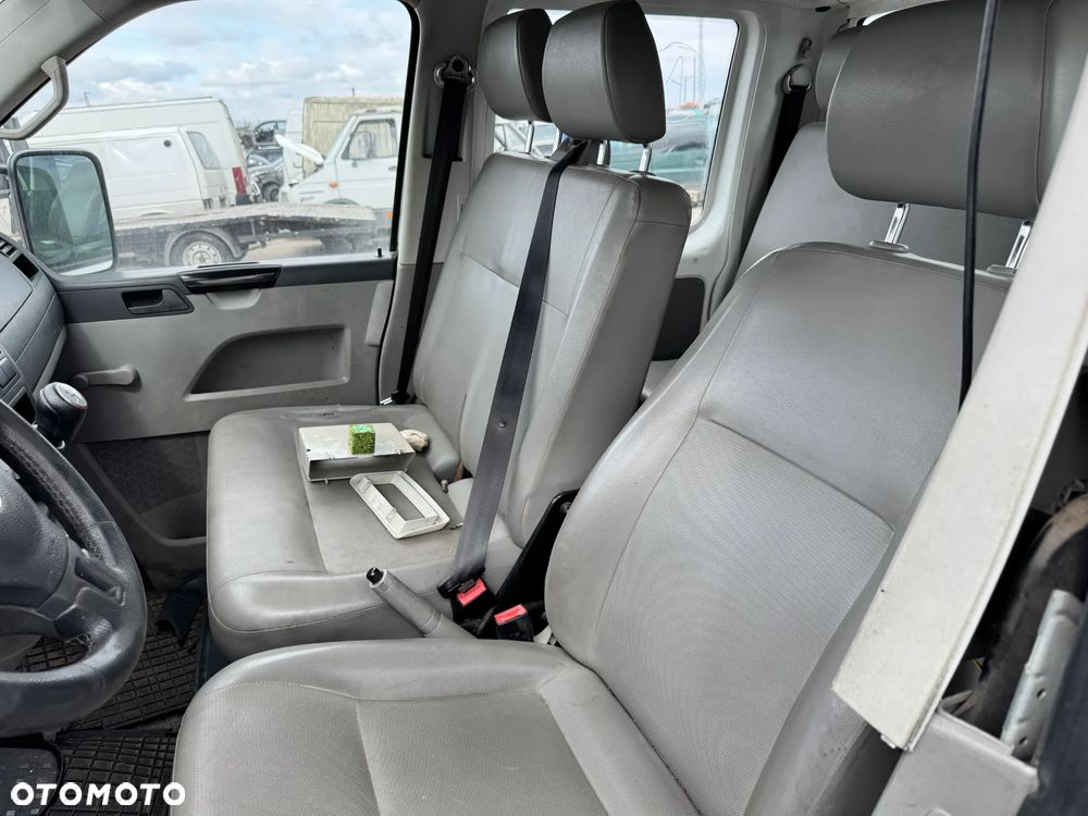 VOLKSWAGEN TRANSPORTER 2011 *SAMOCHÓD NA CZĘŚCI* MASKA, LAMPA, DRZWI, LUSTERKO, ZDERZAK, GRILL, BŁOTNIK, KLAPA, BELKA, DESKA, FOTELE, KANAPA, ĆWIARTKA KIEROWNICA, TARCZE, ZACISKI, ZAWIESZENIE, KOMPLETNY PRZÓD, KOMPLETNY TYŁ, LICZNIK, ZEGARY, PRAWE LEWE PRZÓD TYŁ - 5