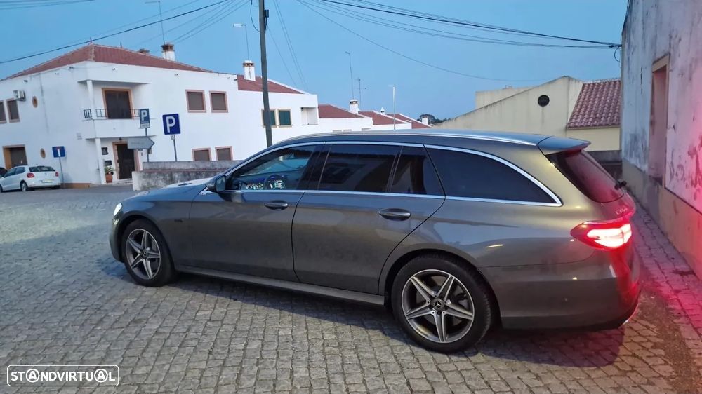 Mercedes-Benz E 300 de AMG Line - 3