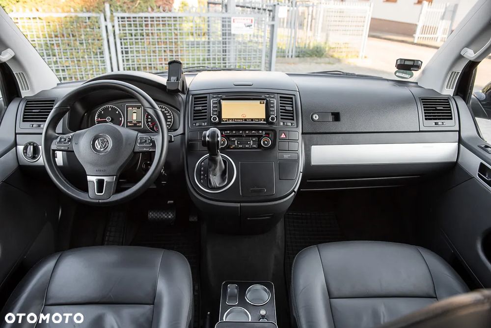 Volkswagen Multivan - 22