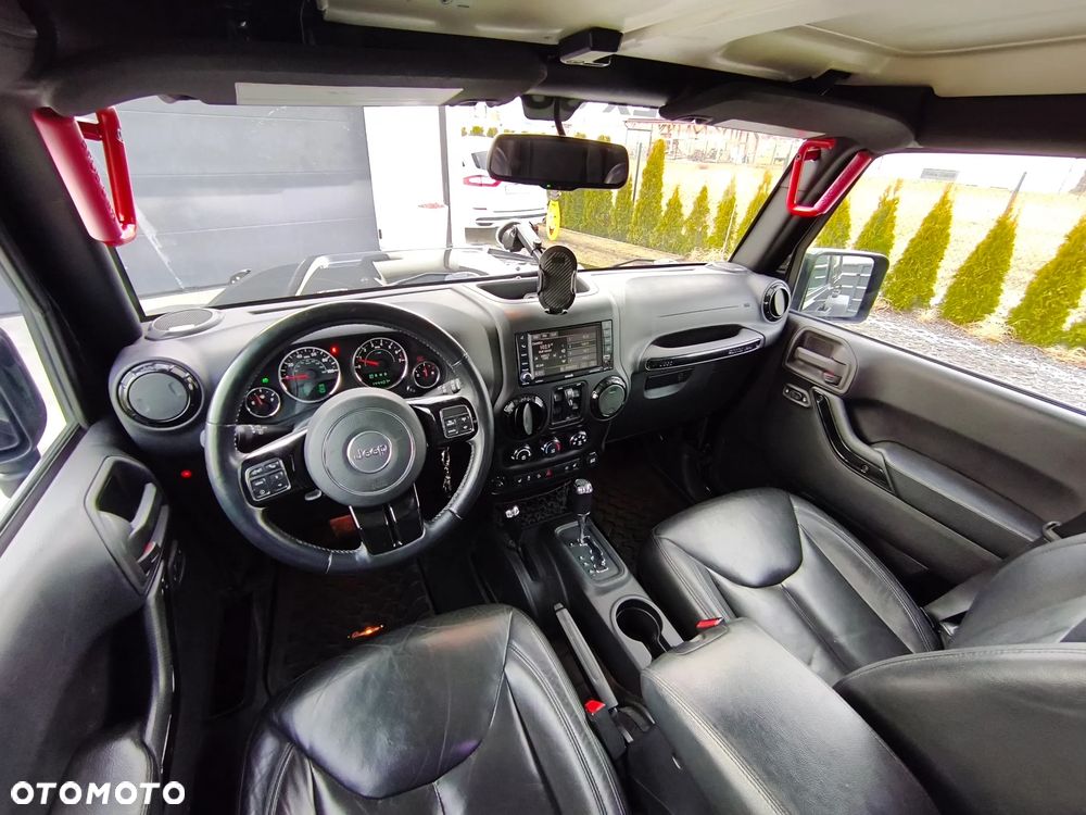 Jeep Wrangler 3.6 Unlim Sahara - 18
