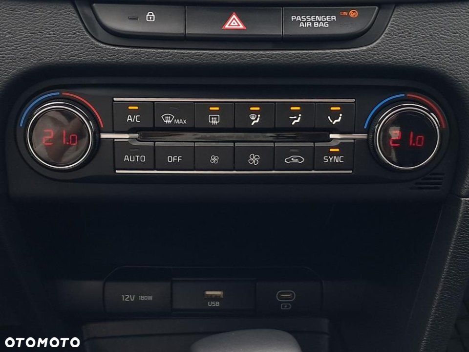 Kia Ceed - 28
