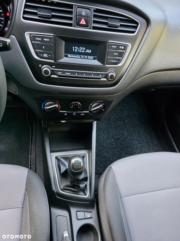 Hyundai i20 blue 1.2 Classic - 26