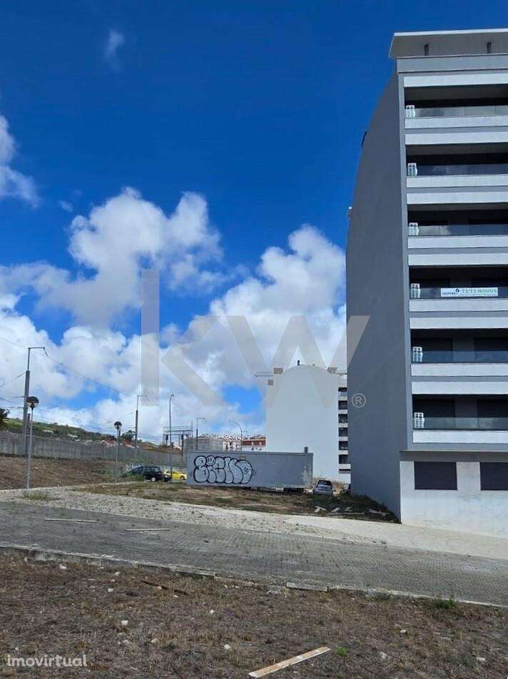 Lote de terreno com projeto aprovado e licença a pagamento na Amadora - Grande imagem: 2/11
