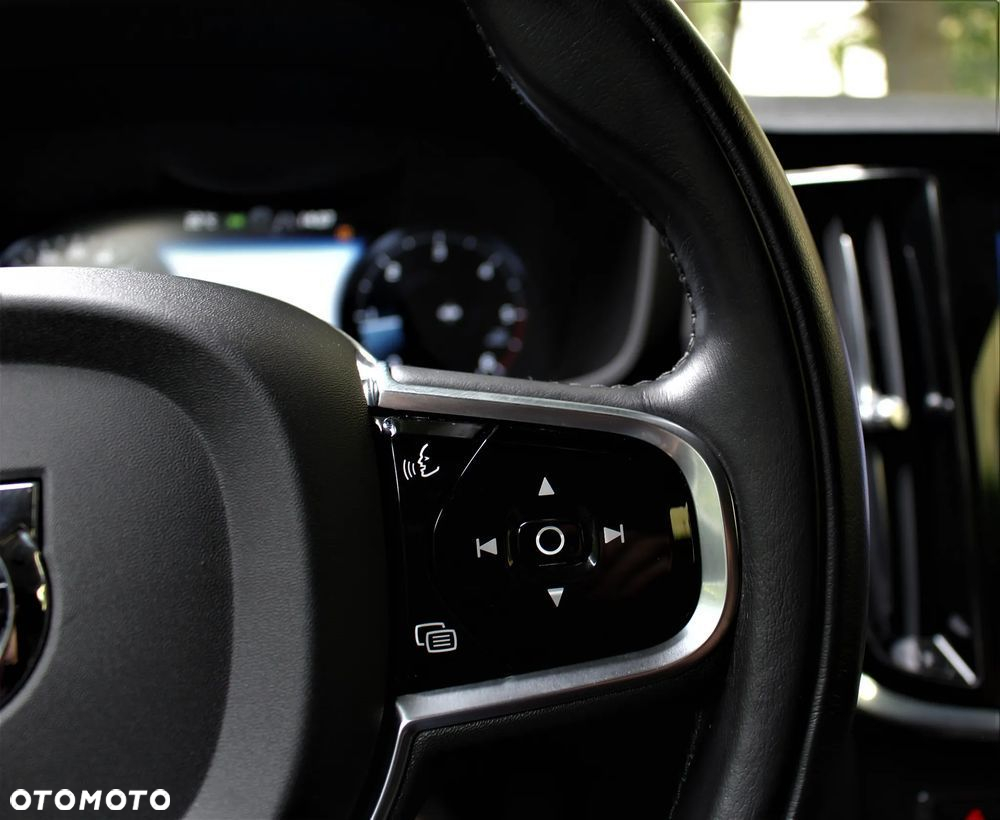 Volvo XC 60 B4 D Geartronic Momentum Pro - 31