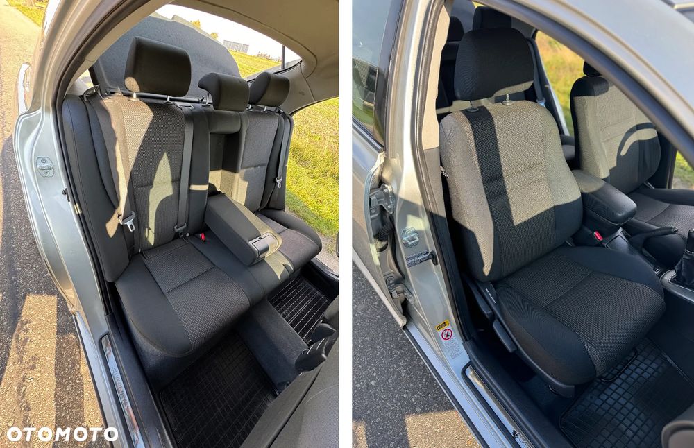 Toyota Avensis 1.8 VVT-i Sol Premium - 27