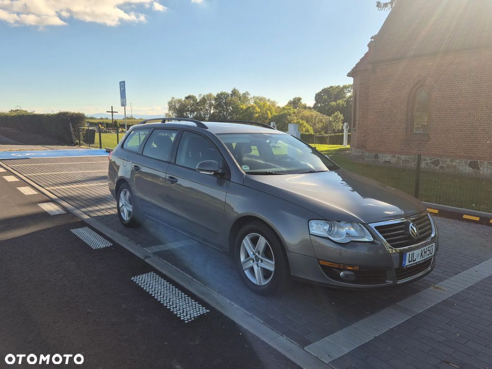 Volkswagen Passat - 2