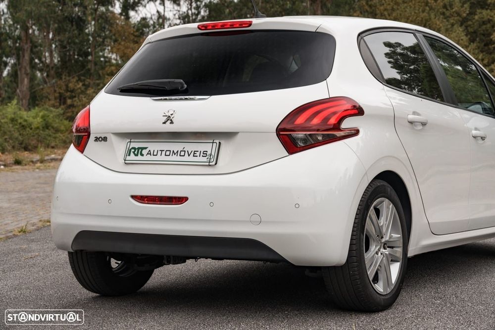 Peugeot 208 1.2 PureTech Signature - 18