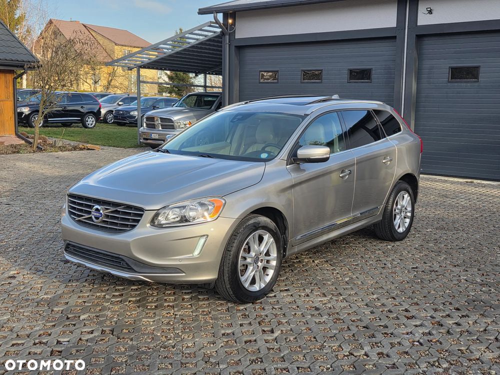 Volvo XC 60 T5 AWD Momentum - 2