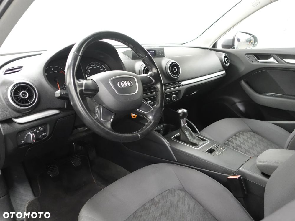 Audi A3 Sportback 2.0 TDI Ambiente - 19