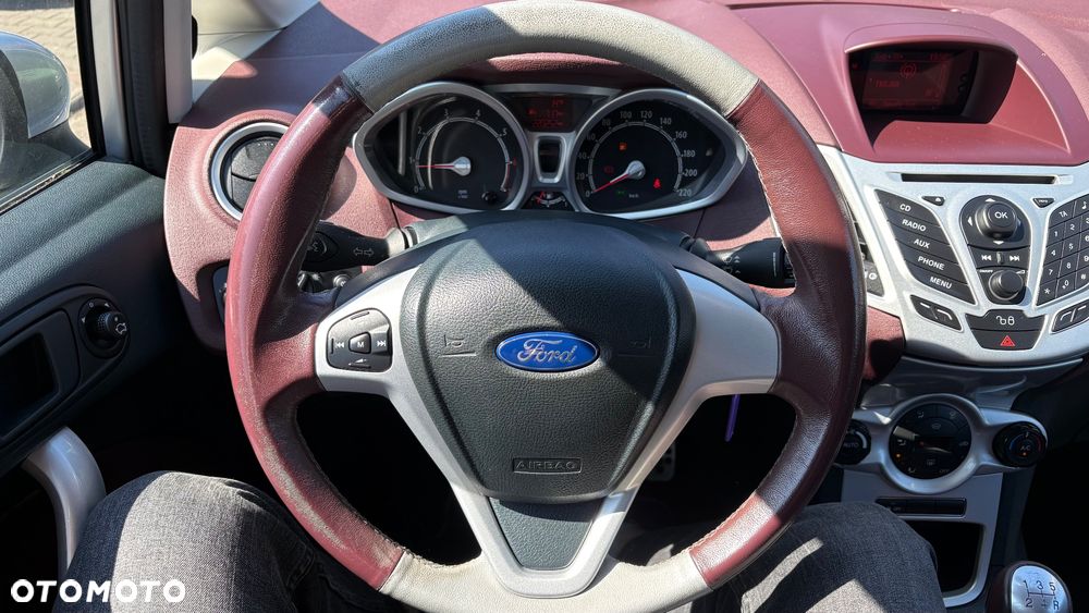 Ford Fiesta 1.4 Champions Edition - 23