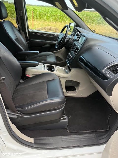 Dodge Grand Caravan 3.6 R/T - 13