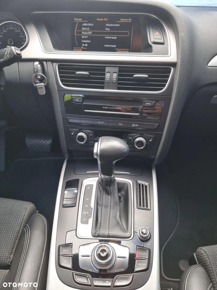 Audi A4 Avant 2.0 TDI DPF quattro S tronic S line Sportpaket - 4