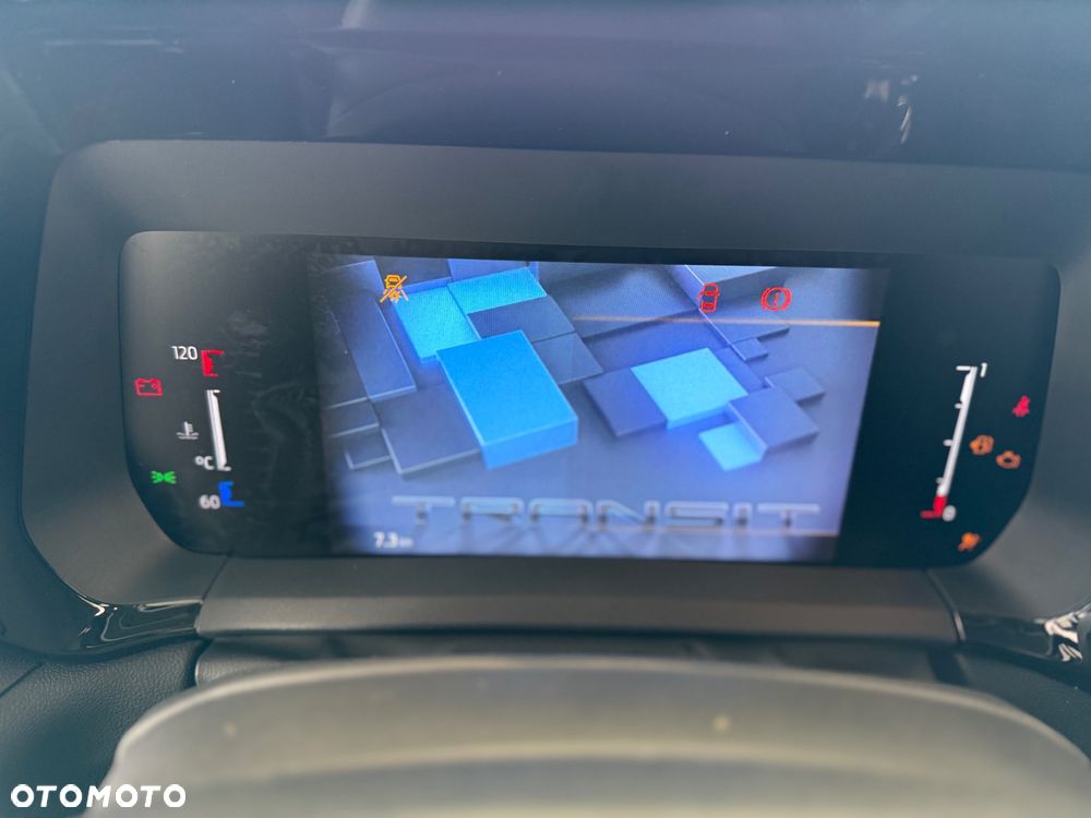 Ford Transit Courier - 19