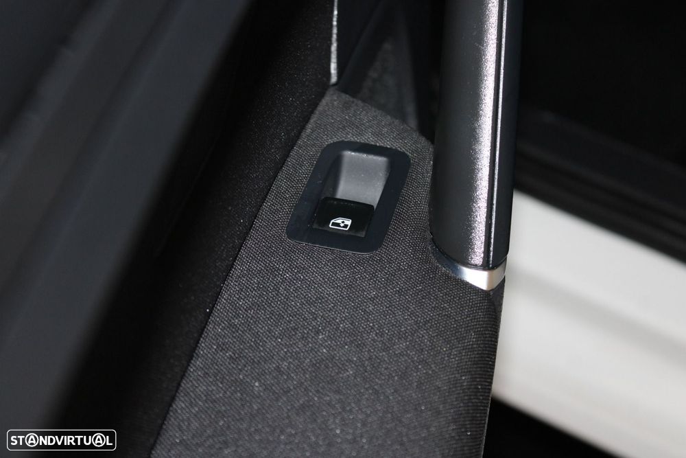 VW Golf Variant 1.6 TDi Confortline - 31