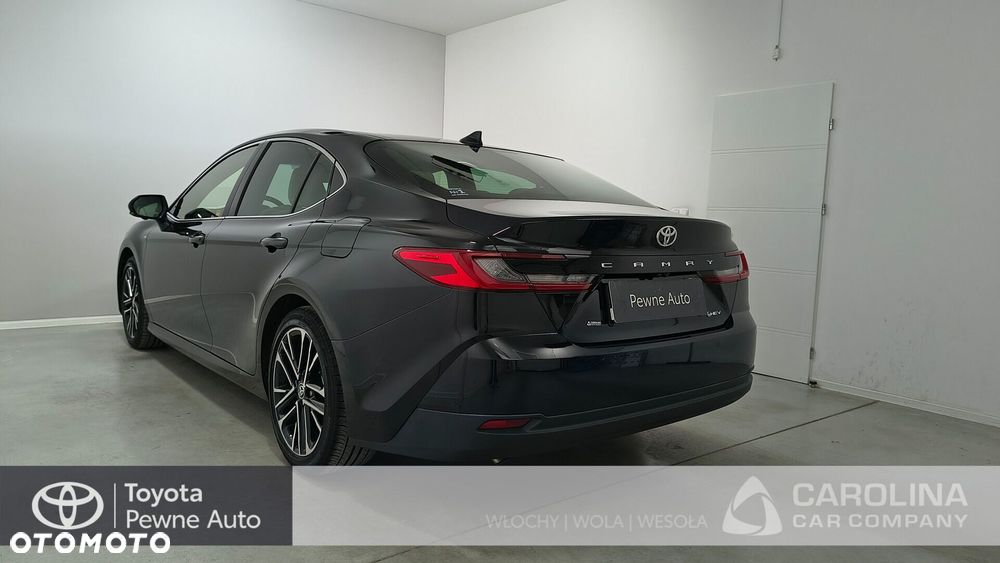 Toyota Camry - 28