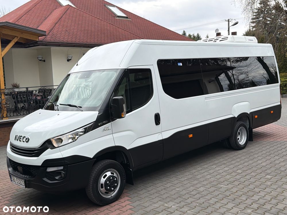 Iveco DAILY AUTOBUS 24 MIEJSCA / PRZEWÓZ OSÓB NIEPEŁNOSPRAWNYCH / KLIMA POSTOJOWA / WEBASTO / TELEWIZOR / LEDY W ŚRODKU KOLOROWE / Salon Polska/ Nowe Opony/Jak Nowe/Mały Przebieg/ - 9