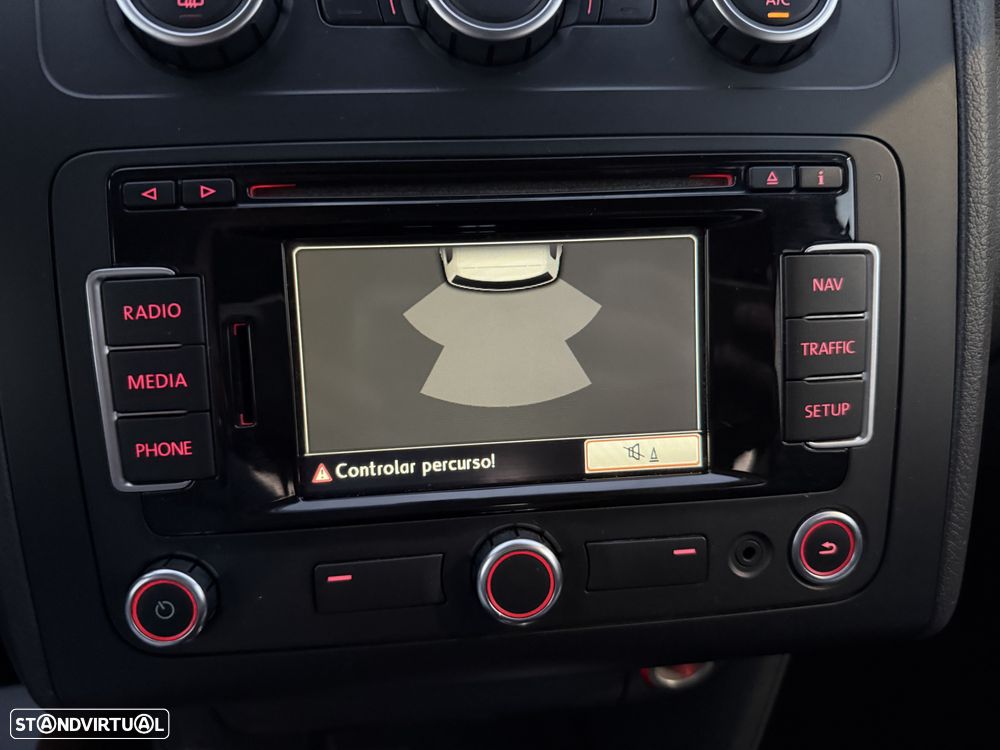 VW Touran 1.6 TDI DPF DSG Cup - 36