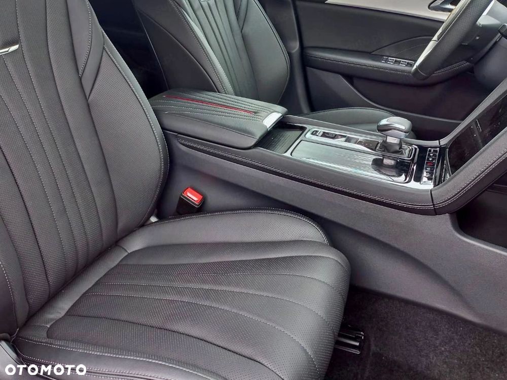 Hongqi H5 2.0T Deluxe - 13