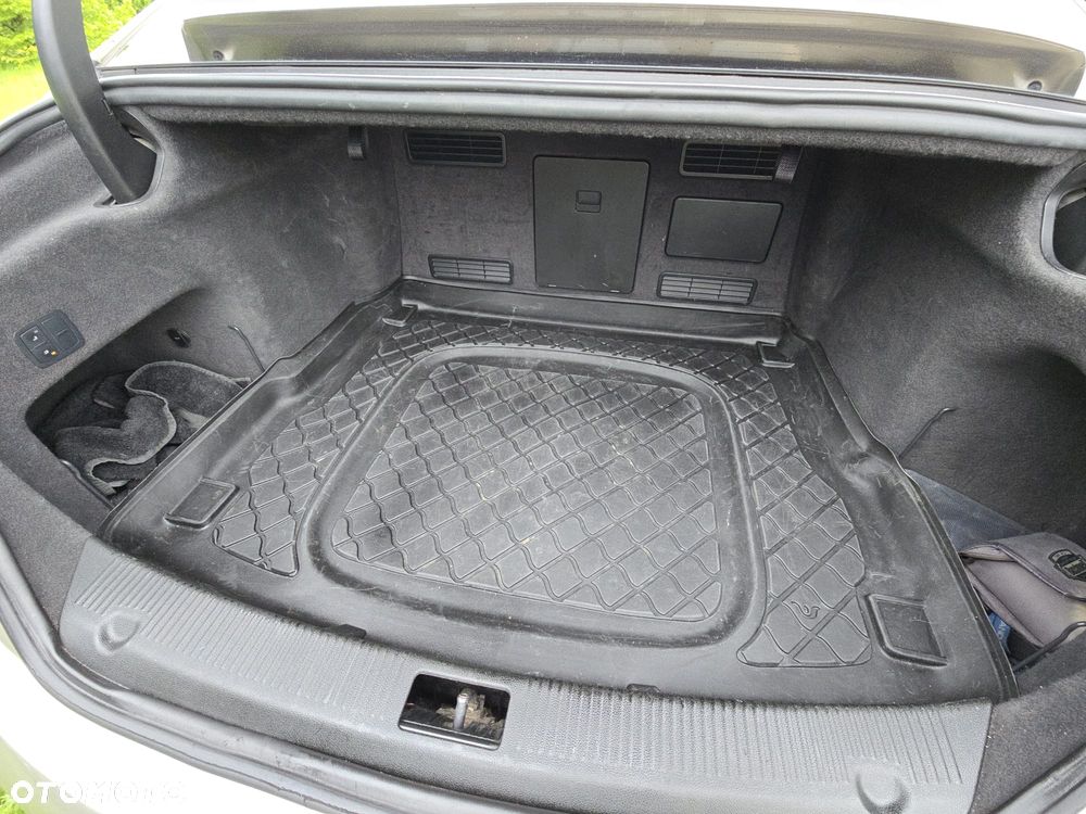 Audi A8 4.2 TDI Quattro - 11