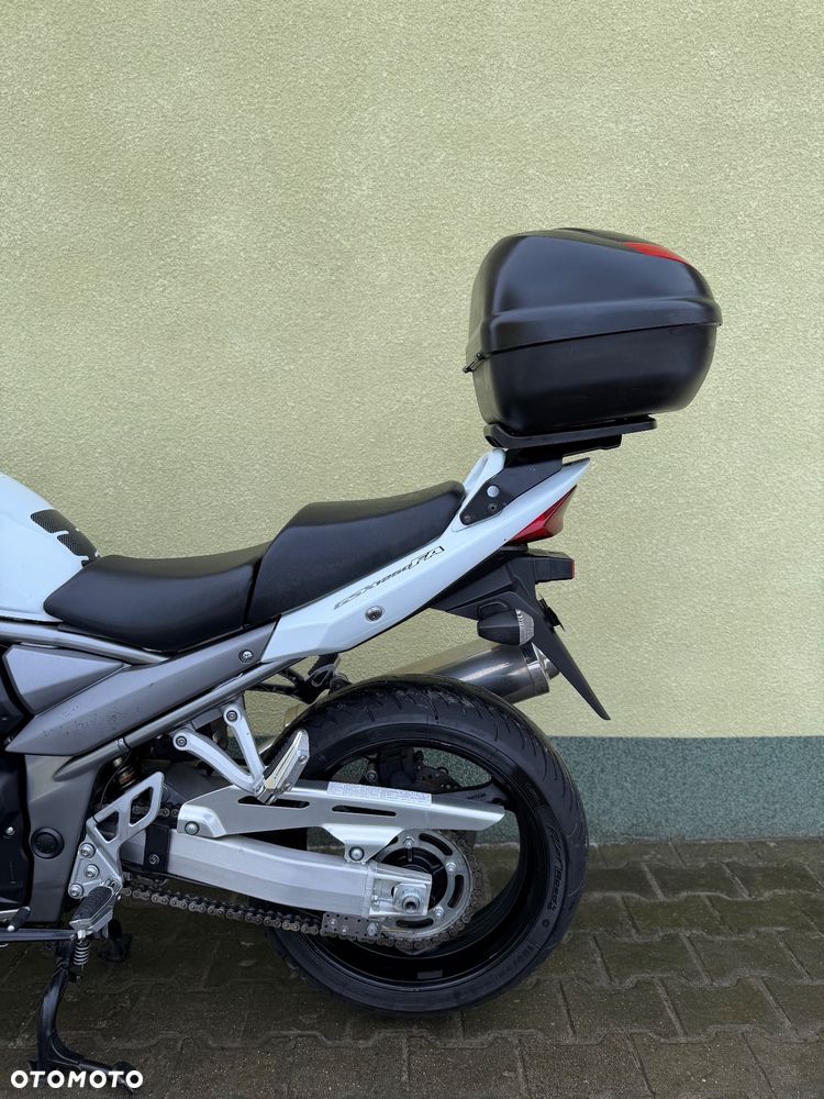 Suzuki GSX - 24