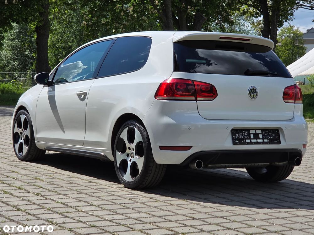 Volkswagen Golf 2.0 GTI - 12