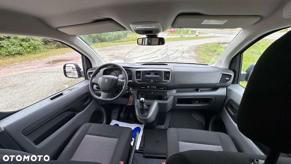 Peugeot Traveller - 16