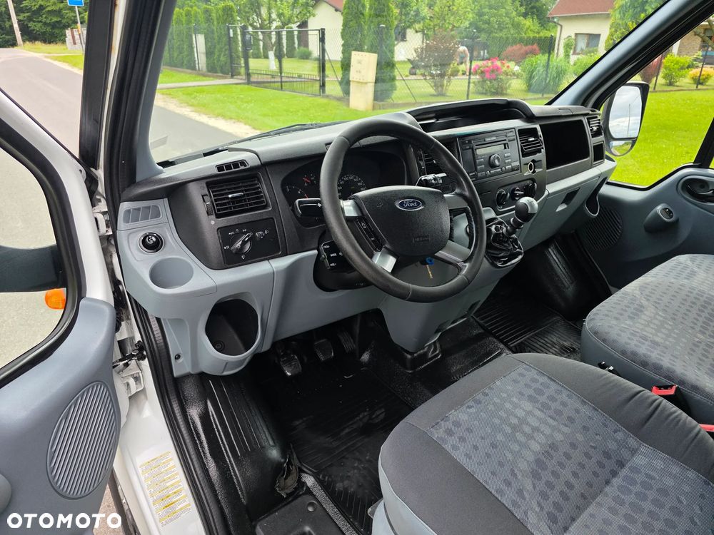 Ford Transit 2.2 TDCI 6 osobowy - 12