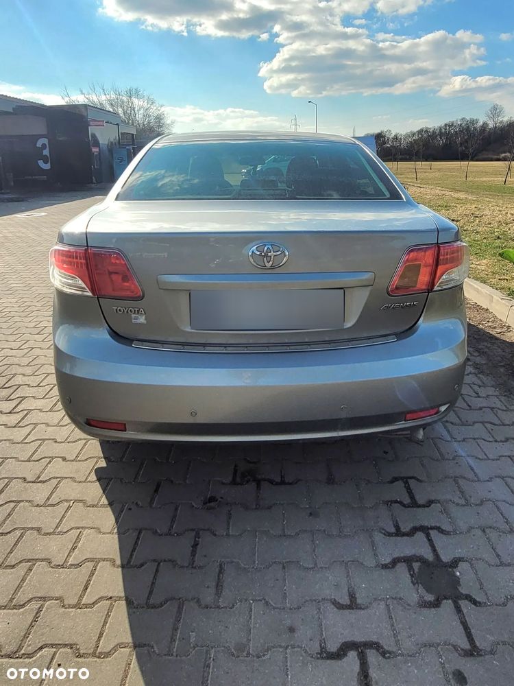 Toyota Avensis 2.0 Style MS - 2
