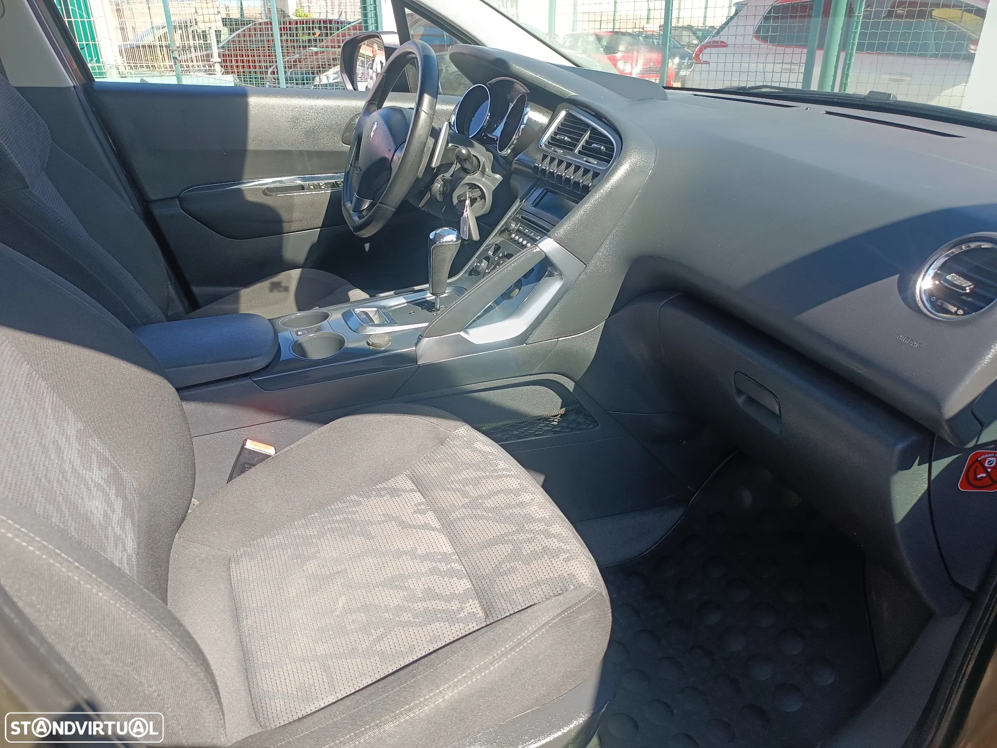 Peugeot 3008 1.6 HDi Sport CMP6 - 26