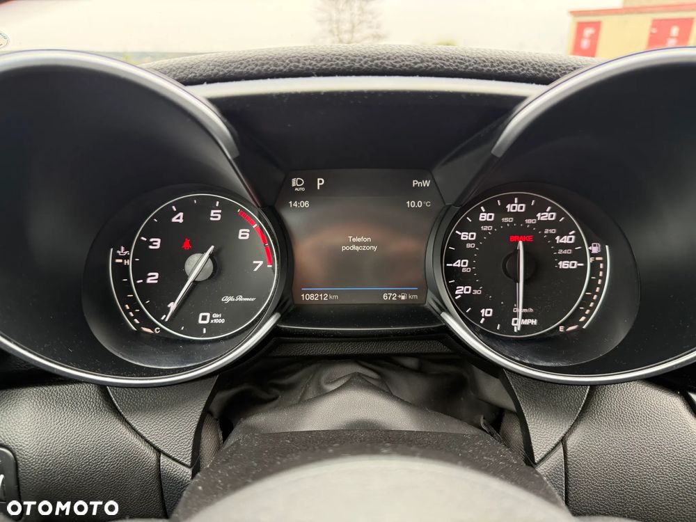 Alfa Romeo Giulia 2.0 Turbo 16V AT8 Veloce Ti - 15