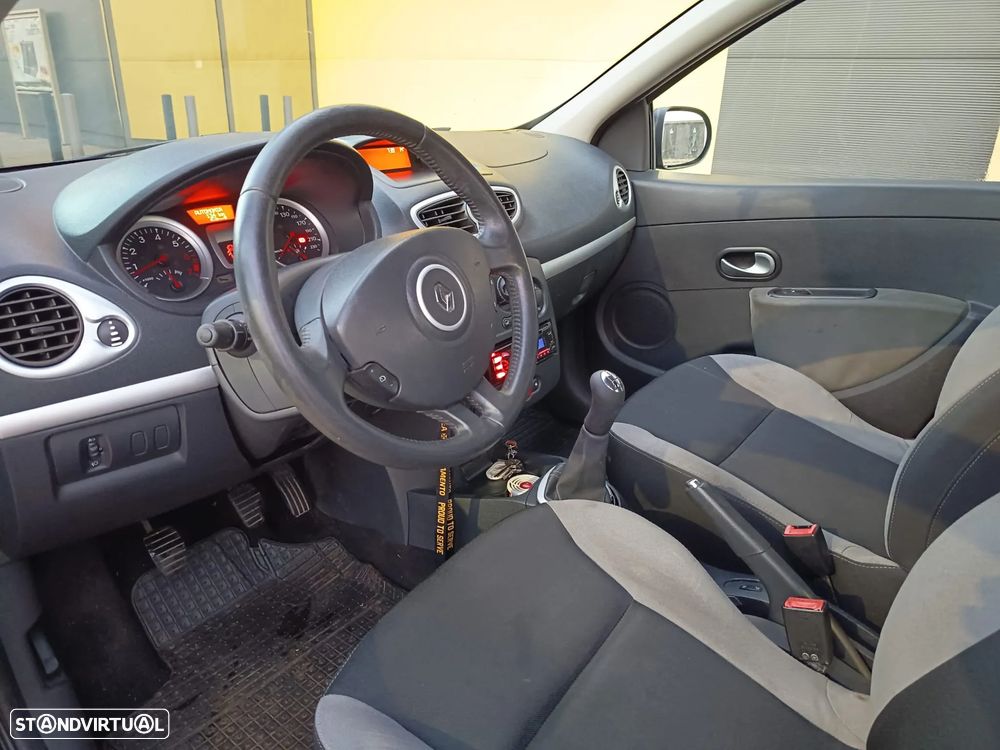 Renault Clio 1.2 16V Dynamique S - 7