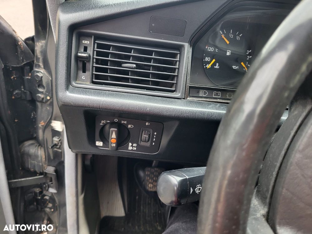 Mercedes-Benz W201 - 11