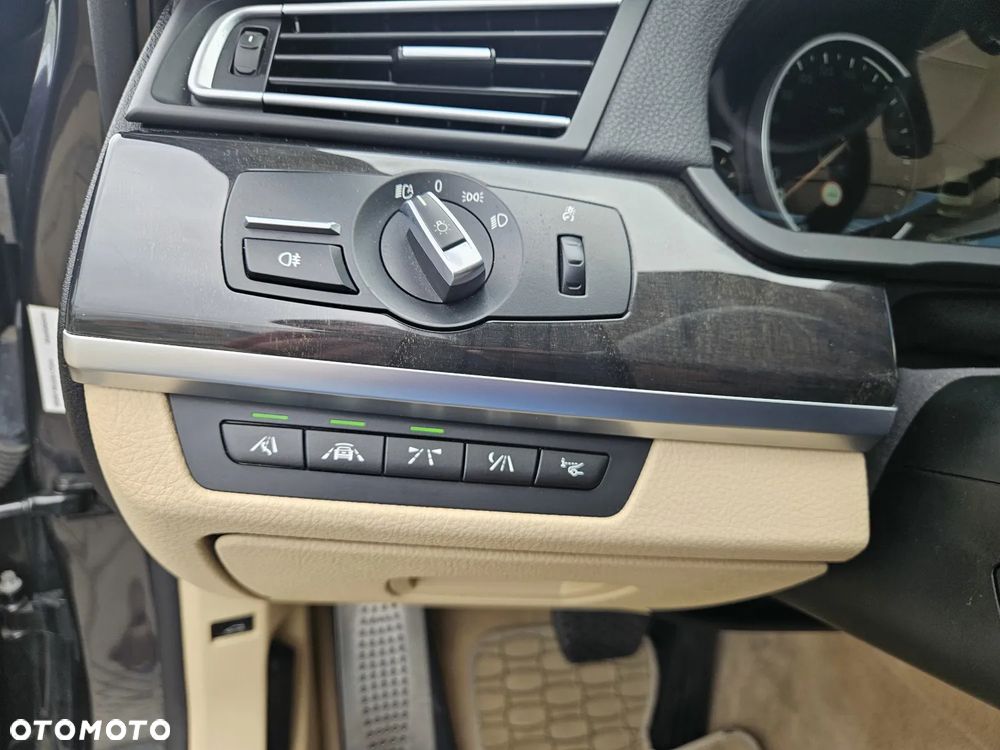 BMW Seria 7 750d xDrive - 10