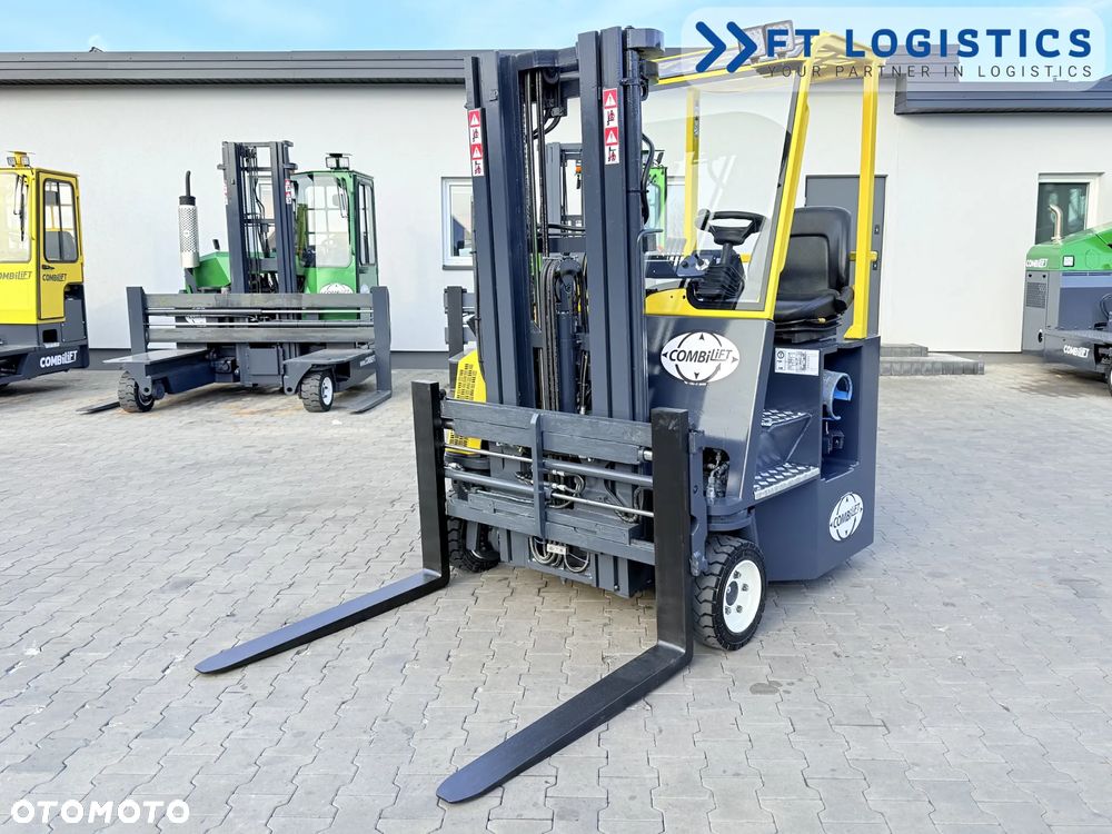 Combilift WÓZEK CZTEROKIERUNKOWY - WIELOKIERUNKOWY | COMBILIFT CB3000 | GAS | TRIPLEX 4900MM | WOLNY SKOK | POZYCJONER WIDEŁ | PRZESUW WIDEŁ | STAN IDEALNY | Szeroka oferta wózków czterokierunkowych i bocznych, dopasowanych do różnorodnych potrzeb i zastosowań - 3