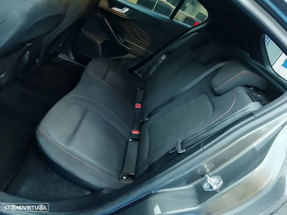 Ford Focus 1.0 EcoBoost MHEV ST-Line - 18
