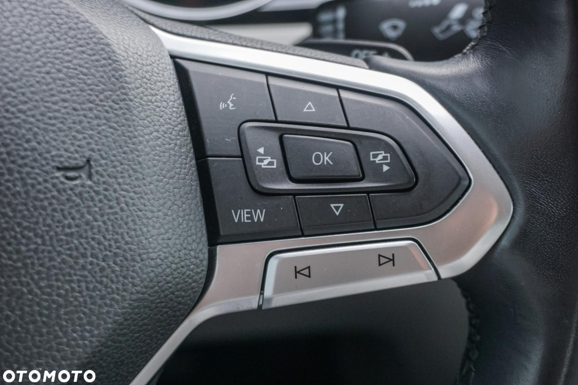 Volkswagen Passat 2.0 TSI Elegance DSG - 24