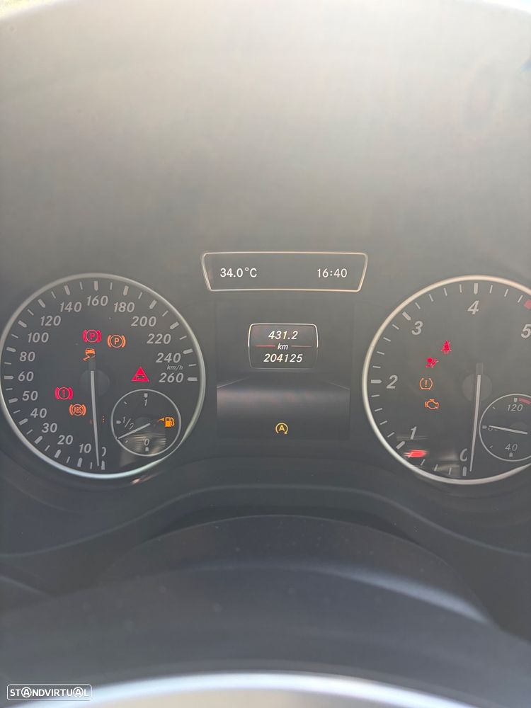 Mercedes-Benz A 180 CDI (BlueEFFICIENCY) Urban - 3