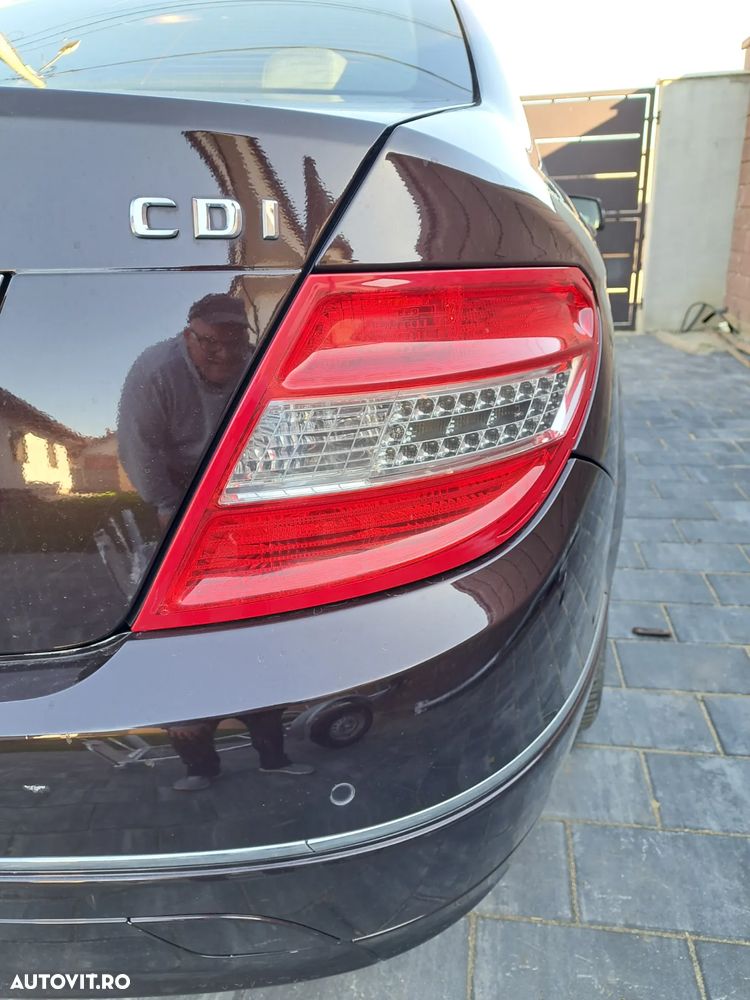 Mercedes-Benz C 220 CDI DPF Automatik BlueEFFICIENCY Elegance - 4