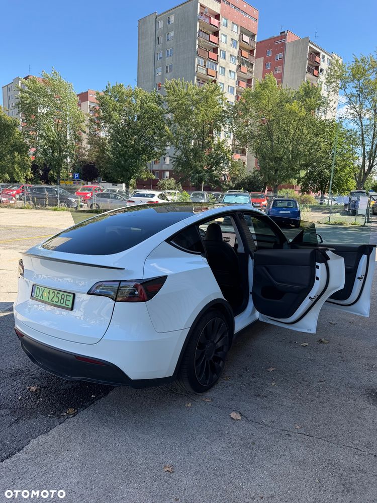 Tesla Model Y Performance AWD - 9